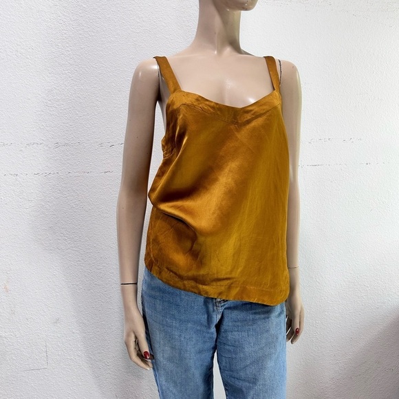 Club Monaco Other - Club Mónaco silky top size:M